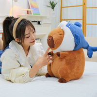 Vente en gros Chapeau de requin Kawaii Capybara de Noël Animal en peluche Jouet Poupée Enfants Cadeau d'anniversaire Oreiller en peluche