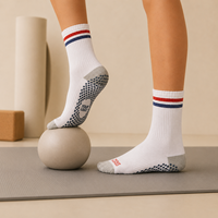 Chaussettes antidérapantes personnalisées pour femmes avec logo, pour ballet, yoga, pilates, mi-mollet, respirantes, tricotées, à revers rayé, avec grip pour le yoga