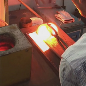 Petit four de travail chaud de fonte d'induction pour le fer industriel, l'or, l'argent, le <span class=keywords><strong>cuivre</strong></span>, l'aluminium, et d'autres métaux et alliages - Product Image 6