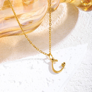 Collana Minimalista Vintage con Iniziale, Ipoallergenica, 26 Lettere, Placcata in Oro 18K, Acciaio Inossidabile 316L, Unisex - Product Image 6
