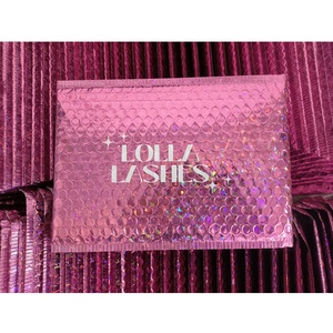 Buste Imbottite Biodegradabili Rosa Metallizzate con Logo Personalizzato, Buste Postali con Bolle d'Aria per Spedizioni - Product Image 1