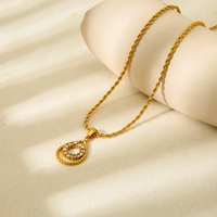 Collier tendance en zircon en acier inoxydable plaqué or 18 carats avec chaîne à maillons pendentif goutte d'eau torsadé creux et ensemble de boucles d'oreilles cadeau