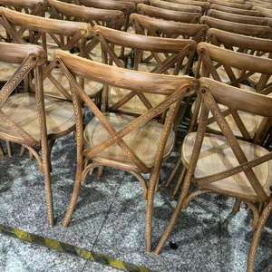 เก้าอี้ครอสแบ็คพลาสติกเรซิ่นสำหรับร้านอาหาร งานแต่งงาน คุณภาพสูง ทนทาน น้ำหนักได้ถึง 1000 ปอนด์ ดีไซน์โบราณแบบเรียบง่าย ทำจากไม้โอ๊ค - Product Image 4