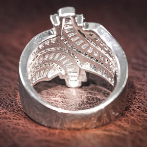 Anello da Cocktail Geometrico Dj092 da Donna con Cristalli Sintetici e Strass Incastonati a Pavé, Anelli alla Moda per Feste - Product Image 6