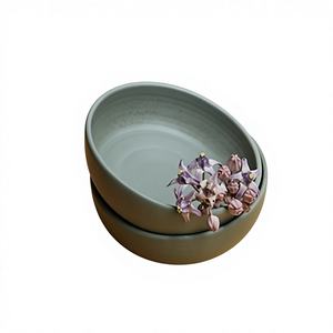 Plato de Cena de Cerámica Hecho a Mano con Diseño Tribal, Tazón Profundo para Sopa o Pasta, Esmaltado en Verde, Apto para Microondas - Product Image 1