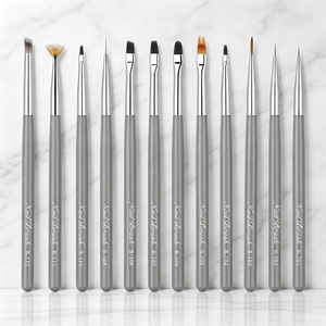 Offerta Speciale: Set di 12 Pennelli per Nail Art con Manico in Acrilico Grigio Traslucido e Setole in Nylon per Gel UV e Pittura <span class=keywords><strong>Unghie</strong></span> - Product Image 1