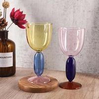 Gobelet à vin en verre borosilicate soufflé à la main, design incurvé multicolore, capacité 201-300 ml, style moderne et luxueux, pour la restauration