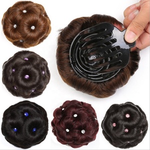 Commercio all'ingrosso Dei Capelli della Ciambella Del Panino Chignon Sintetica Ricci di Spessore Nero Disordinato Falso Dei Capelli del Panino Dei Capelli Scrunchies Estensioni Con Il Diamante