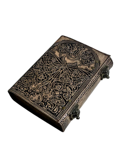 สมุดบันทึกหนัง Luna Moth Leather Grimoire ทำมือสไตล์วินเทจ ปกนูนลาย พร้อมหน้ากระดาษเปล่าสำหรับเขียน วาดภาพ ร่างแบบ และจดบันทึก - Product Image 6