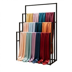 Étagère de présentation moderne en métal doré poli, sur pied, à 1 niveau, pour magasin de vêtements, avec étagères réglables - Product Image 1