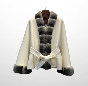Nuovo <span class=keywords><strong>Cappotto</strong></span> Corto Invernale da <span class=keywords><strong>Donna</strong></span> in Lana e Cashmere, Scollo a V, con Bordo in Vera <span class=keywords><strong>Pelliccia</strong></span> di Chinchilla, Vestibilità Ampia, Spesso e Caldo - Product Image 3