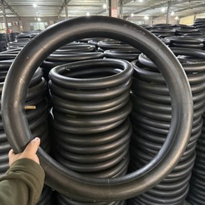 Chambre à air de <span class=keywords><strong>moto</strong></span> 300-17 <span class=keywords><strong>pour</strong></span> pneus brésiliens et pneus tubeless - Product Image 1