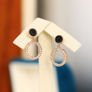 Orecchini a Perno Rotondi Neri Cavi per Donne, Gioielli Geometrici Minimalisti alla Moda, Vendita all'Ingrosso - Product Image 1