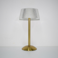 Classique élégant Bar salle à manger restaurant de luxe Rechargeable tactile cadeau mariage décor cristal mariage LED événement lampe de table sans fil
