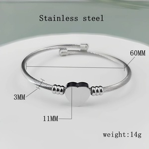 Biểu Tượng Tùy Chỉnh Thép Không Gỉ Thời Trang Bangle Có Thể Điều Chỉnh Twist <span class=keywords><strong>Rope</strong></span> Mở Cuff Vòng Đeo Tay Với 26 Thư Khắc Mặt Dây Chuyền Trái Tim - Product Image 2