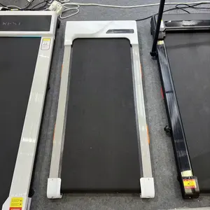 Petit tapis roulant à usage domestique Max 1.75HP Tapis roulant portable sous le bureau avec écran LED
