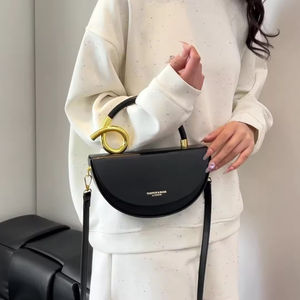 กระเป๋าสะพายข้างขายส่ง กระเป๋าถือทรงครึ่งวงกลม หนัง PU ดีไซน์เนอร์ ขายดี แฟชั่นหรูหรา กระเป๋าผู้หญิงทรงแข็ง - Product Image 6