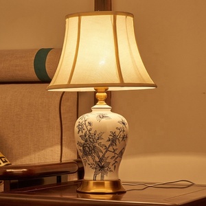 Lámpara <span class=keywords><strong>de</strong></span> Mesa <span class=keywords><strong>de</strong></span> <span class=keywords><strong>Cerámica</strong></span> Moderna para Dormitorio, Lámpara <span class=keywords><strong>de</strong></span> Noche <span class=keywords><strong>de</strong></span> Porcelana Azul y Blanca Hecha a Mano para Decoración del Hogar, Sala <span class=keywords><strong>de</strong></span> Estar - Product Image 3