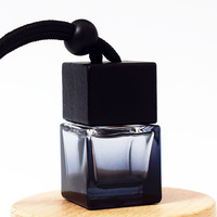Flacon de parfum de voiture carré de 8ml en gros Diffuseur de parfum de voiture noir Désodorisant pour voiture avec bouchon en bois