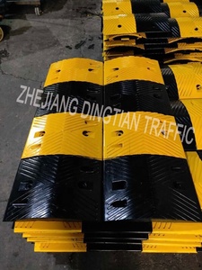 Dalle de ralentissement routière en caoutchouc noir et jaune DINGTIAN 1000*350*50mm - Product Image 5
