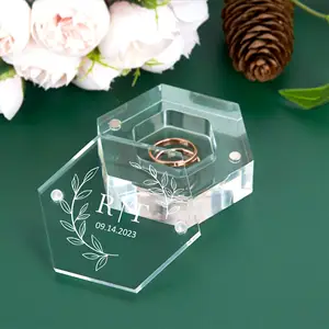 صندوق حلقات سداسي من الأكريليك قابل للتخصيص لحفلات الزفاف وحفلات الخطوبة مستلزمات حفلات شخصية
