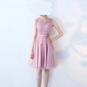 Abiti da Sposa Rosa con Piccole Applicazioni e Perline, Fiori, Illusione Ottica, Lunghezza al Ginocchio, Abito da Festa per <span class=keywords><strong>Donne</strong></span> - Product Image 2
