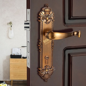Poignée de <span class=keywords><strong>porte</strong></span> de chambre principale en alliage <span class=keywords><strong>d</strong></span>'aluminium MAE avec panneau <span class=keywords><strong>d</strong></span>écoratif en relief <span class=keywords><strong>Couronne</strong></span> et levier régale - Product Image 1