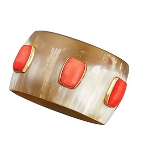 Bracelet fantaisie en résine fait main, design élégant, pour femme, couleur ambre jade, bijoux artisanaux colorés, vente en gros pour Noël - Product Image 4