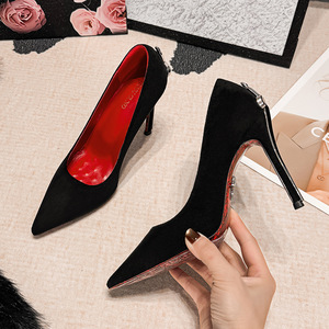 Scarpe da Sposa di Alta Qualità 2026 Nuove in Stile Coreano con Punta Affusolata in Pelle Verniciata Scavata e Tacco a Spillo Sottile da 10 cm in Metallo - Product Image 4