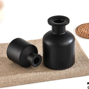 Frasco Difusor de Vidro Preto Vazio Minimalista de 50ml 250ml com Tampa de Cortiça e Opção de Gravação em Caixa de Papelão para Difusor de Óleo - Product Image 5