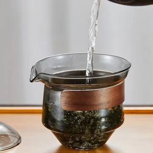 L Portable Kung Fu Tea Ceremony 250ml verre borosilicaté gris clair <span class=keywords><strong>avec</strong></span> <span class=keywords><strong>couvercle</strong></span> filtrant résistant <span class=keywords><strong>à</strong></span> la chaleur poignée en bois <span class=keywords><strong>tasse</strong></span> <span class=keywords><strong>à</strong></span> thé - Product Image 2