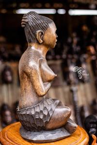 RENART AFRIKAN Escultura Africana Tradicional de Madera Tallada a Mano, Figura Ancestral del Congo, Madera de Ébano - Product Image 3