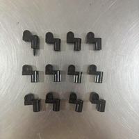 Clips de fixation pour moustiquaire en plastique noir et blanc 20mm*23mm, directement de l'usine, avec vis métallique.