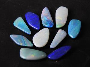 Opale Naturelle Fantaisie Australienne Doublette Multi-Éclats de Feu Certifiée 15 Carats Lot de 10 Pièces 11 à 12 MM de Longueur Environ, Vente en Gros - Product Image 4