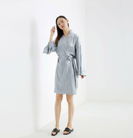 Robe longue en satin sexy pour femmes, pyjama en soie, couleur argent, vente en gros, nouvelle collection