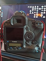 Appareil photo reflex numérique EOS-1D Mark IV d'occasion pas cher, capteur CMOS APS-H, vidéo Full HD, stabilisation d'image multiple, batterie rechargeable, écran 2-3 pouces