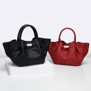 阿里巴巴中国<span class=keywords><strong>2026</strong></span>年流行产品大容量女式手提包Ins热销女士翻盖手提包女孩新款手机包 - Product Image 3