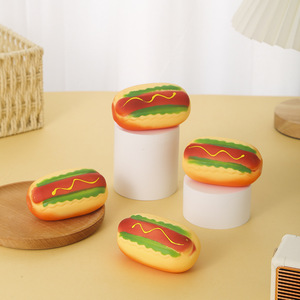 Juguete de malta simulada con forma de hot dog, juguete antiestrés suave y realista de comida rápida, novedad para aliviar el estrés y la descompresión - Product Image 4