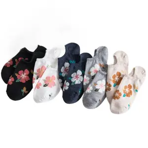 C Dot Jacquard Girls Cotton Boat Socks Exquisite Black White Flower Pattern Low Cut Socks For Women