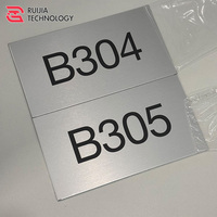 Plaques d'identification personnalisées en aluminium anodisé auto-adhésives pour équipements d'étagères de stockage en entrepôt