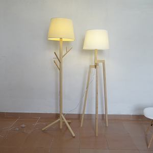 Lampada da Terra in <span class=keywords><strong>Legno</strong></span> Moderna Nordica per Arredamento Interno Lampada da Terra Classica a Treppiede Fatta a Mano per Hotel e Camera da Letto - Product Image 6