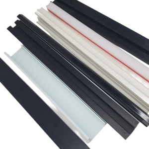 Su misura di plastica estrusione di alta qualità profilo UPVC finestra lineare profili telaio porta scorrevole - Product Image 1