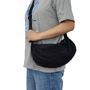 Serviette de sport et sac 2-en-1 en microfibre tissée, séchage rapide, avec pochette de rangement - Product Image 3