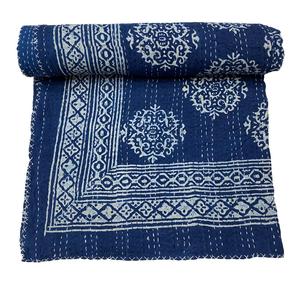 Cubrecama Kantha Vintage con Estampado a Mano Indio, 90x108 Pulgadas, Cubrecama Doble de Algodón Floral con Borde Geométrico - Product Image 1