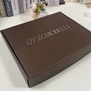 Boîtes d'expédition de vêtements personnalisées avec logo blanc, boîtes en papier biodégradables, boîtes pliables pour l'envoi postal, emballages pour cadeaux - Product Image 2