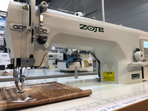 Máquina de Coser Industrial Zoje ZJ 0303 de Triple Arrastre para Cuero, con Puntada de Bloqueo y Alimentación Superior e Inferior - Product Image 3