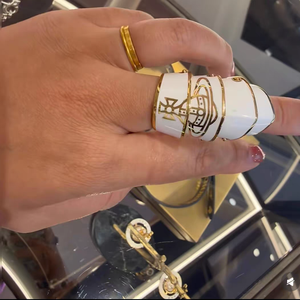 Anello a tema Vivienne <span class=keywords><strong>NaNa</strong></span> in rame stile armatura con smalto colorato e design a quattro segmenti a forma di Saturno - Product Image 4