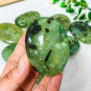 Pierre de préhnite verte naturelle polie, pierre de méditation, cristal de guérison pour le Reiki, l'équilibrage énergétique, vente en gros - Product Image 5