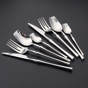 Bắc Âu Phương Tây Tùy Chỉnh 304 Thép Không Gỉ Sáng Nhỏ Hoang Dã Eo Bít Tết Dao Và Ngã Ba Hộ Gia Đình Bộ Đồ Ăn Muỗng - Product Image 4