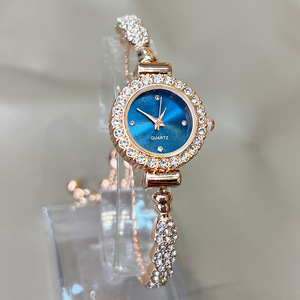 Nouvelle Arrivée 2026 : <span class=keywords><strong>Montre</strong></span> à Quartz pour <span class=keywords><strong>Femme</strong></span> avec Strass Colorés et Cadran <span class=keywords><strong>Fin</strong></span>, <span class=keywords><strong>Bracelet</strong></span> Ajustable à Positionnement Libre - Product Image 5